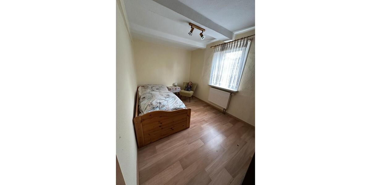 9 Zi. Haus zum mieten, 320m2, grosse Scheune 9 zimmer