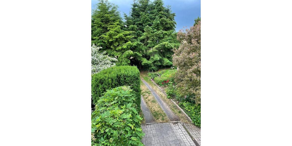 Charmantes Zweifamilienhaus mit großem Grundstück und Bauland 6 zimmer