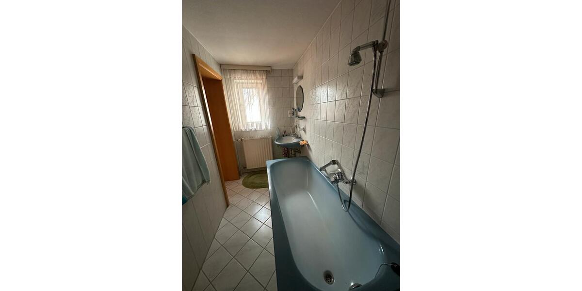 9 Zi. Haus zum mieten, 320m2, grosse Scheune 9 zimmer