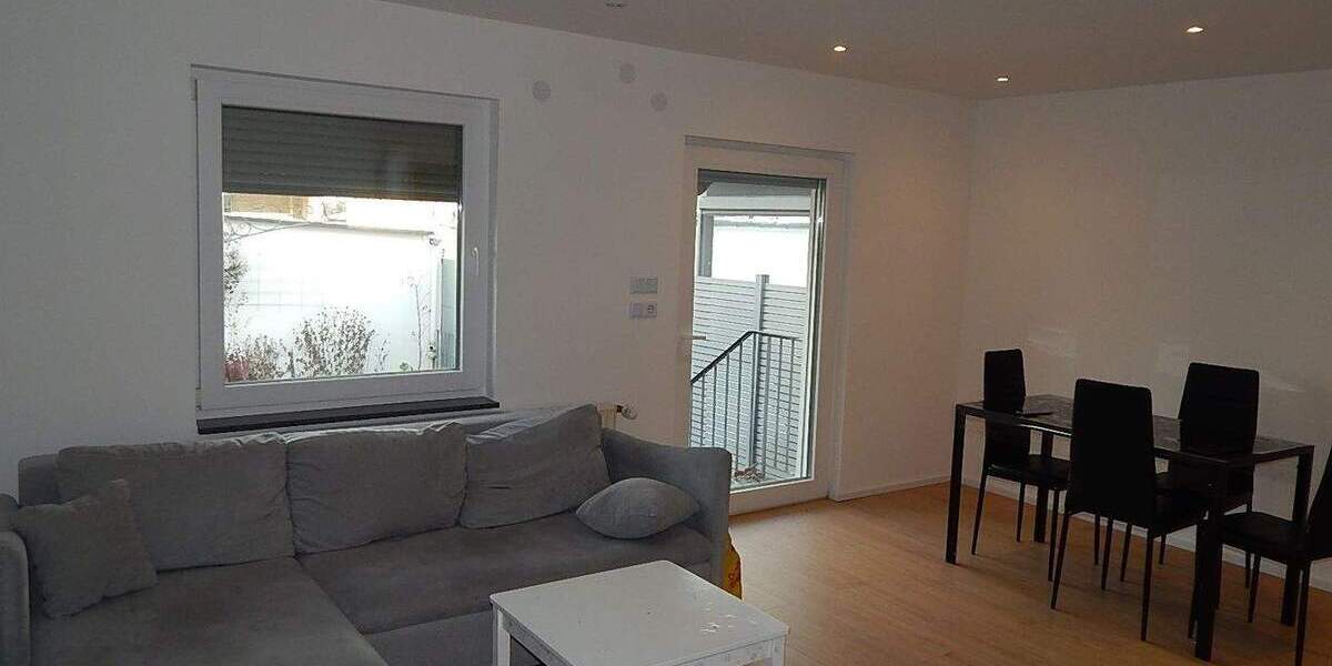 Reihenmittelhaus Göttingen Grone - 6 Zimmer, 112 m&sup2;, 1.600&euro; | Angebot:25684409