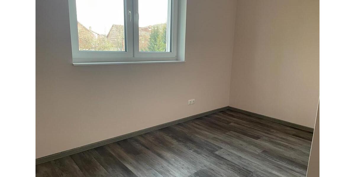 Dachgeschoßwohnung Bovenden - 3 Zimmer, 81 m&sup2;, 970&euro; | Angebot:26403845