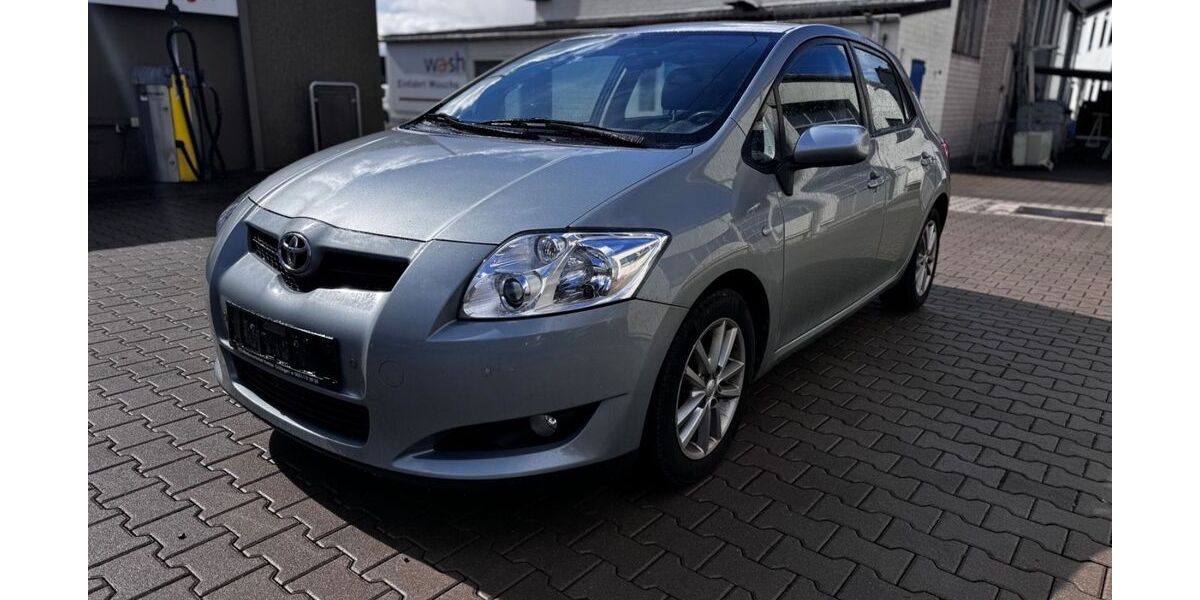 Toyota Auris 140.000 km 3.299 &euro; Nörten Hardenberg 37176