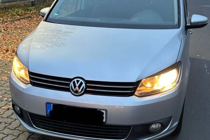 VW Touran 209.893 km 5.990 € Rosdorf 37124