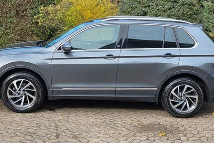 VW Tiguan 68.000 km 17.800 € Gladebeck 37181