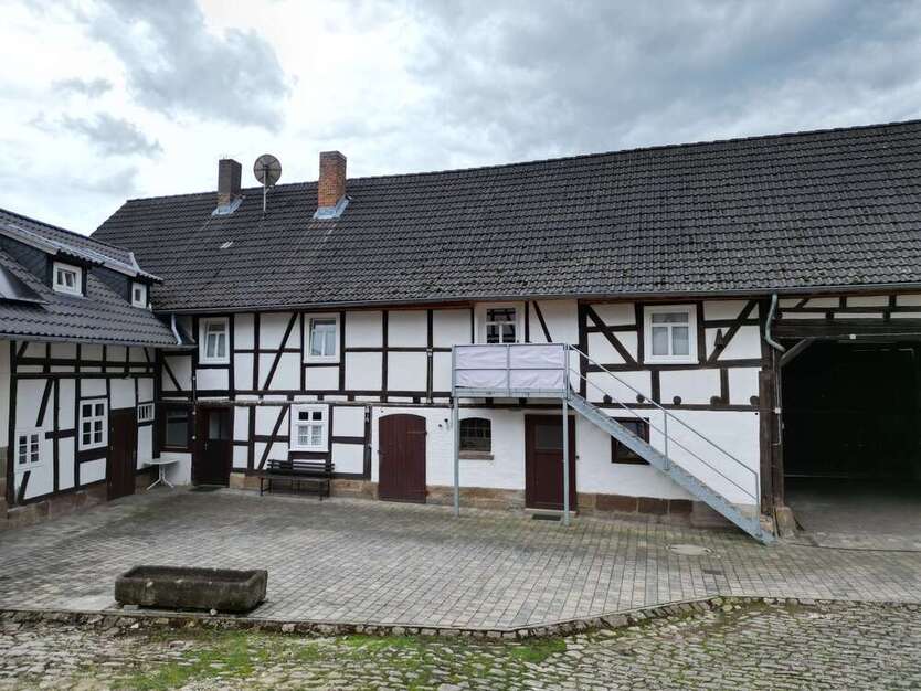 Haus zum Kaufen in Witzenhausen 227.000 € 208 m²