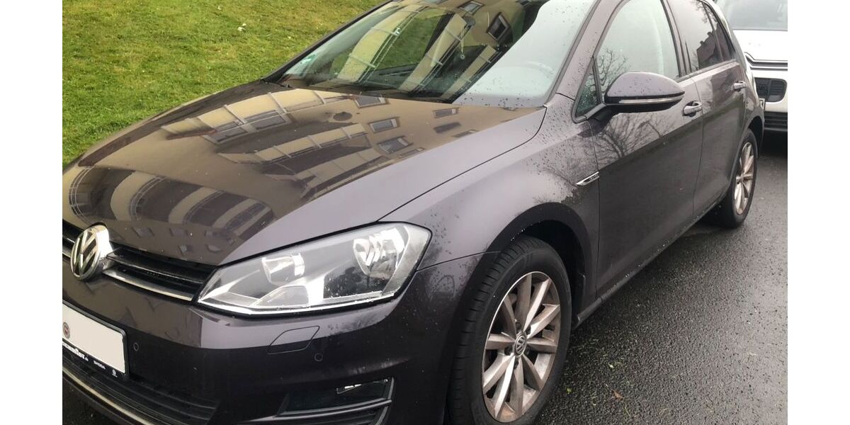 VW Golf 103.000 km 7.000 &euro; Uslar 37170