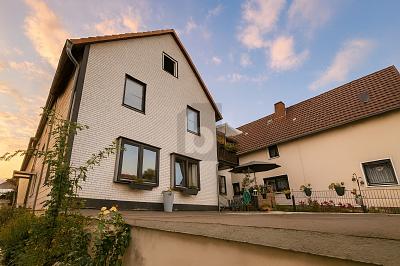 ZWEI WOHNEINHEITEN - VIELE MÖGLICHKEITEN - Einfamilienhaus Duderstadt | Angebot:25263253