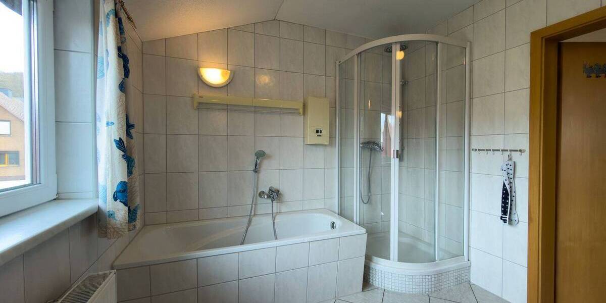 Etagenwohnung Hardegsen Asche - 4 Zimmer, 90 m&sup2;, 184.000&euro; | Angebot:26572986
