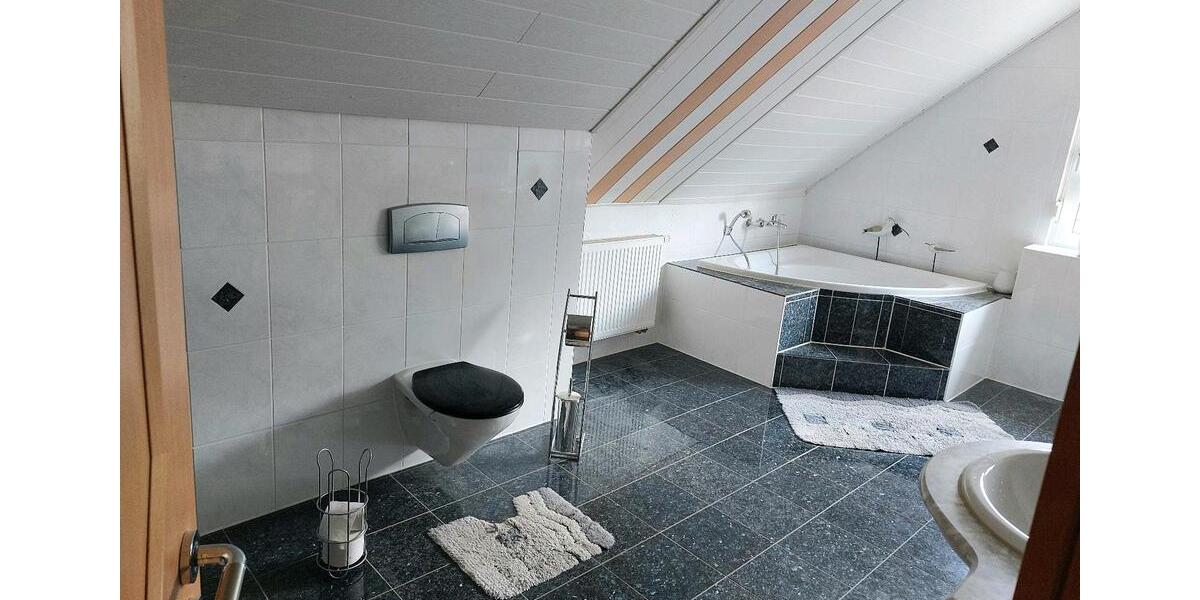 Einfamilienhaus in Niedernjesa mit Einliegerwohnung 7 zimmer