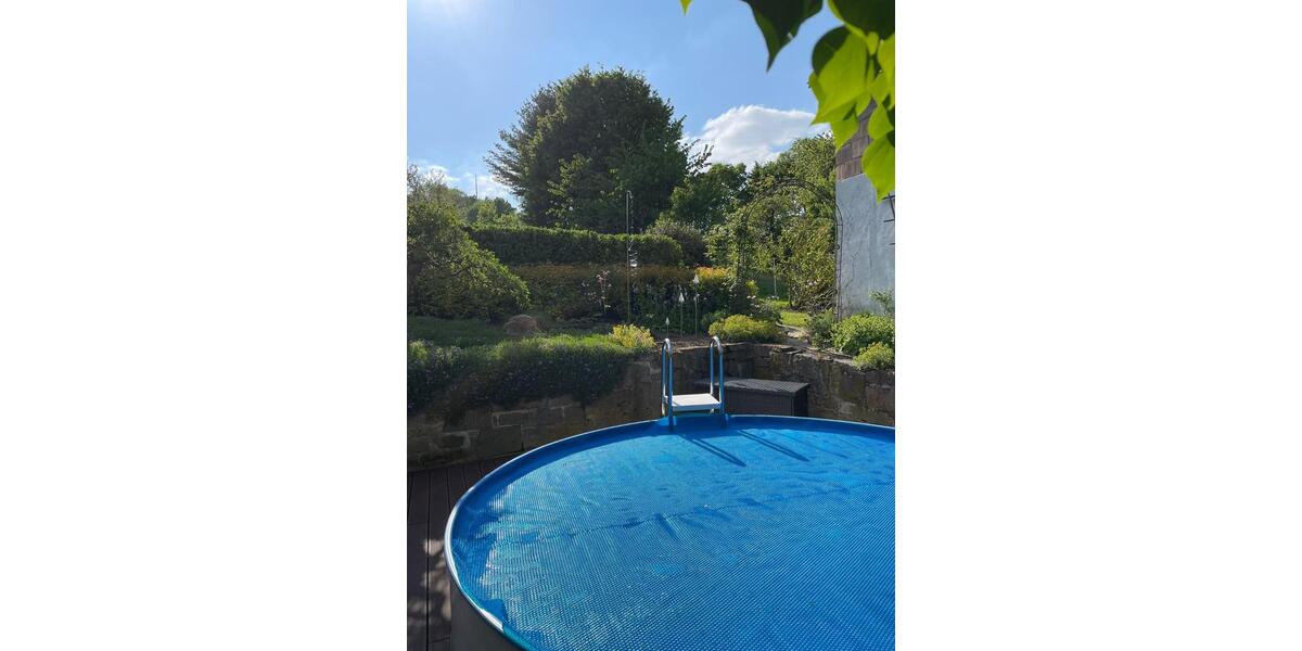 Charmantes Zweifamilienhaus mit großem Grundstück und Bauland 6 zimmer