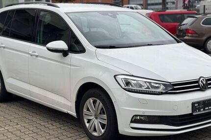 VW Touran 246.300 km 15.222 &euro; Göttingen 37077