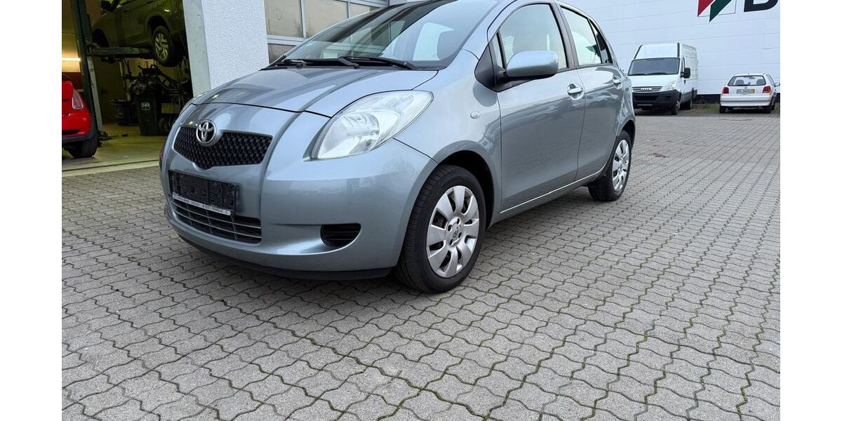 Toyota Yaris 145.328 km 3.290 &euro; Göttingen 37081
