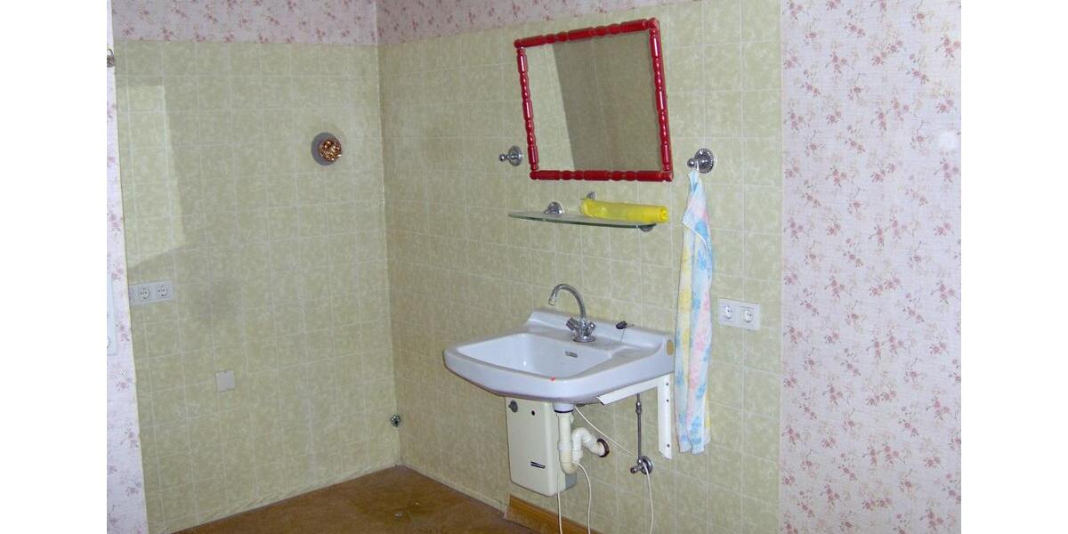 Einfamilienhaus Hann. Münden - 10 Zimmer, 150 m&sup2;, 150.000&euro; | Angebot:24417204