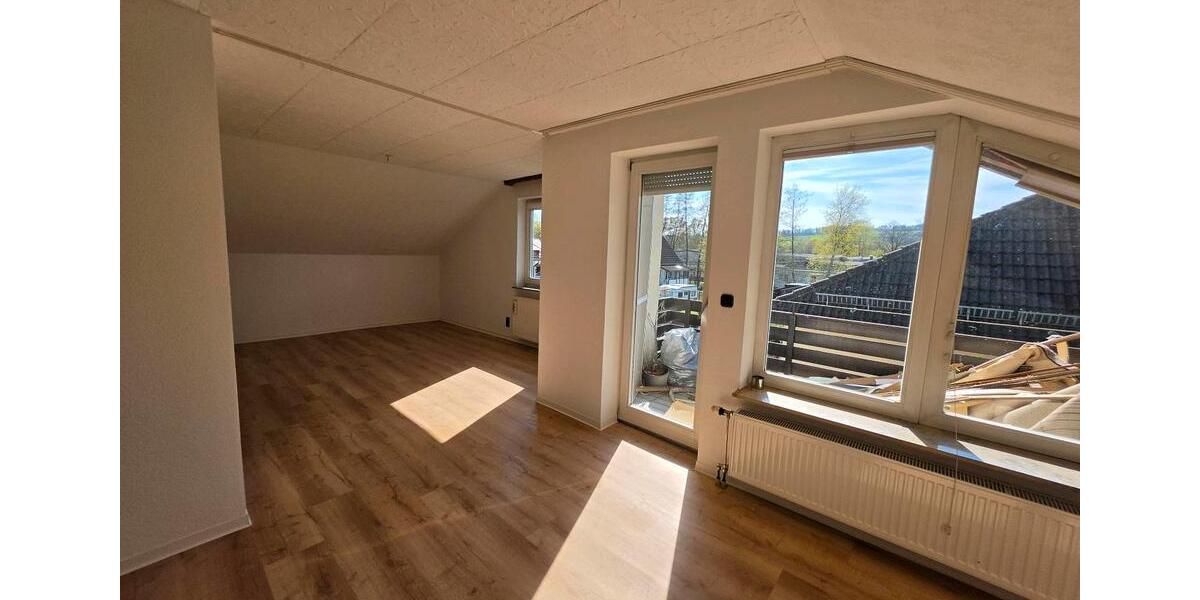 Dachgeschoßwohnung Dransfeld - 3 Zimmer, 94 m&sup2;, 800&euro; | Angebot:26272820