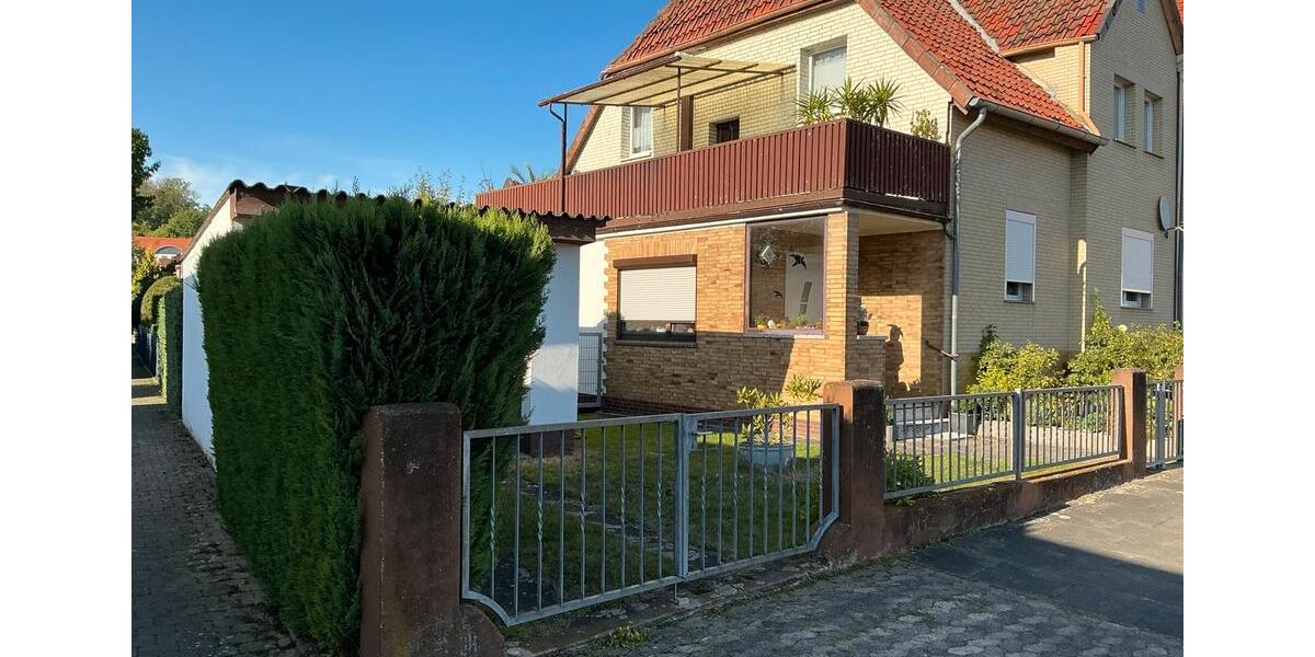 111qm Doppelhaushälfte, 574qm Eigentumsgrundstück 4 zimmer