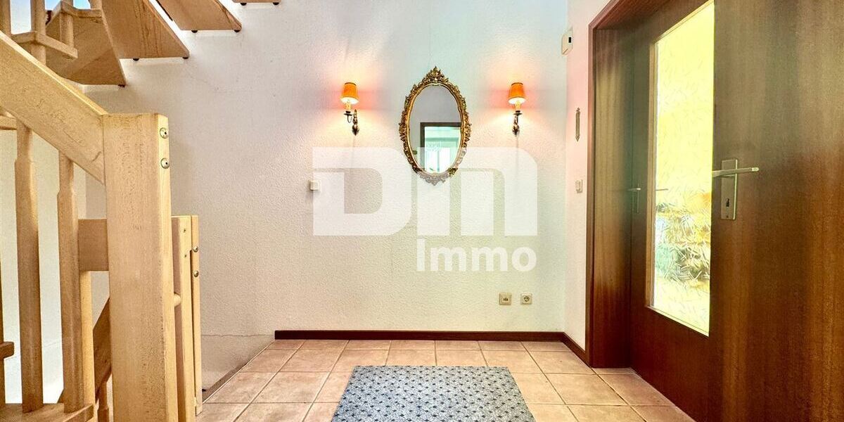 Charmantes Wohnglück - Ihr neues Zuhause mit Carport Terrasse und großem Gartenbereich - Doppelhaushälfte Rosdorf | Angebot:26770582