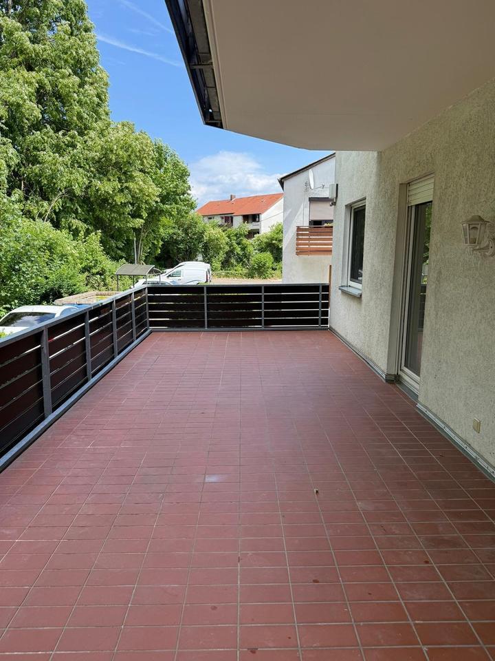 Großzügige 4-Zimmer Wohnung mit 2 Balkonen in ruhiger Lage