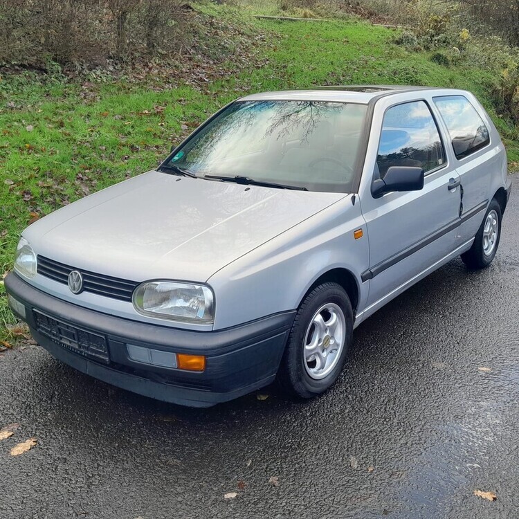 VW Golf III 82.000 km 2.490 € Hardegsen 37181