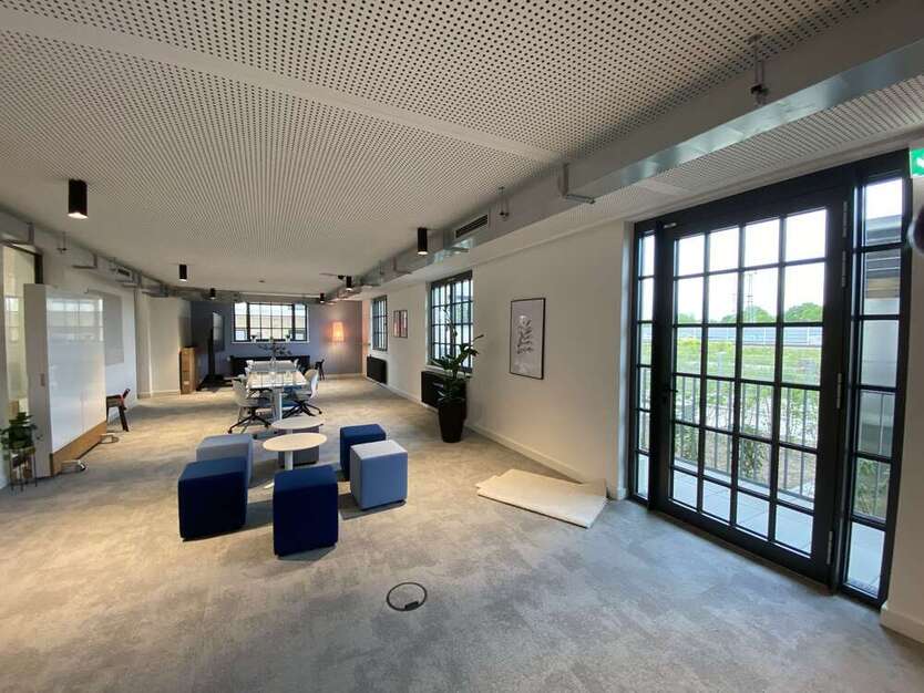 Büro in München 14.688 € 612 m²