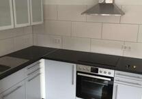 2-Zimmer-Wohnung mit Küche, Innenstadt, verfügbar ab August