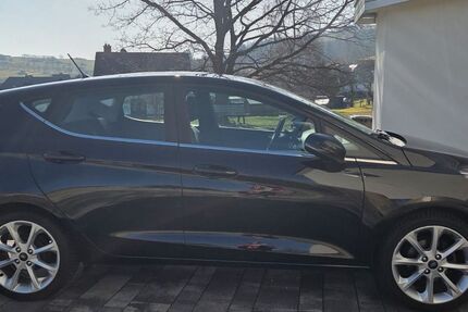 Ford Fiesta 95.300 km 8.790 &euro; Witzenhausen 37217