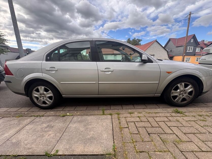 Ford Mondeo 149.999 km 2.750 € Breitenbach 37327