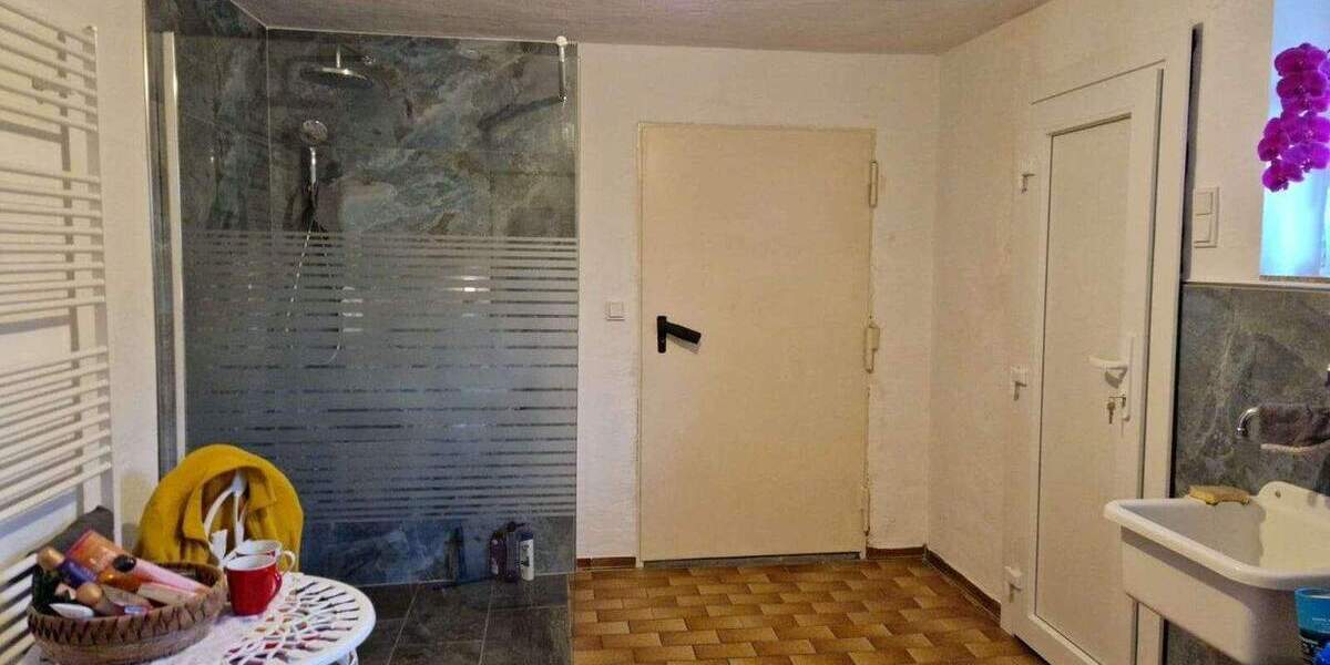 Einfamilienhaus Hann. Münden Lippoldshausen - 5 Zimmer, 167 m&sup2;, 279.000&euro; | Angebot:25738654