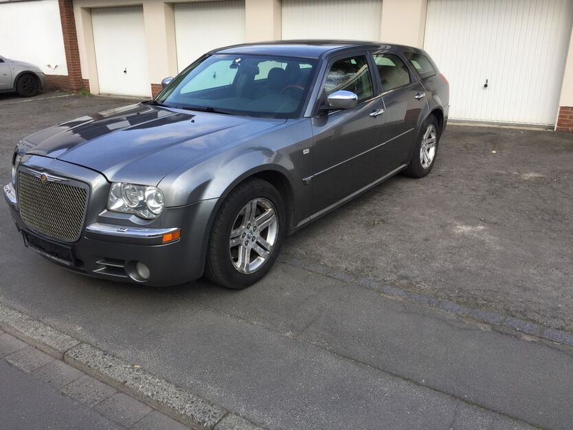 Chrysler 300C 350.000 km 1.250 € Göttingen 37081