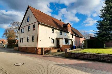 Haus Dransfeld - 8 Zimmer, 220 m&sup2;, 250.000&euro; | Angebot:27084190