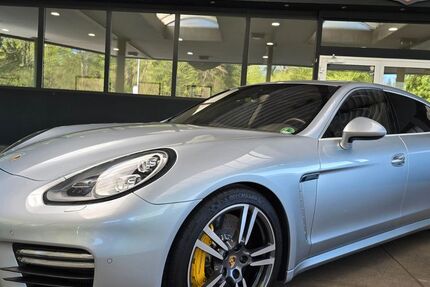 Porsche Panamera 61.740 km 52.900 &euro; Göttingen 37081