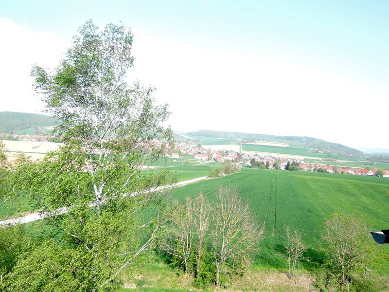 Wohnung mit Ausblick, Helle Etagenwohnung mit Balkon am oberen Sultmer