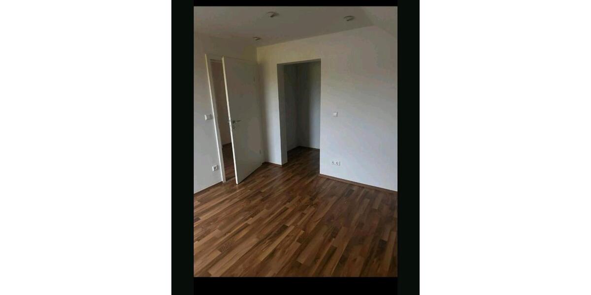 Dachgeschoßwohnung Bovenden - 3 Zimmer, 90 m&sup2;, 1.200&euro; | Angebot:26670627