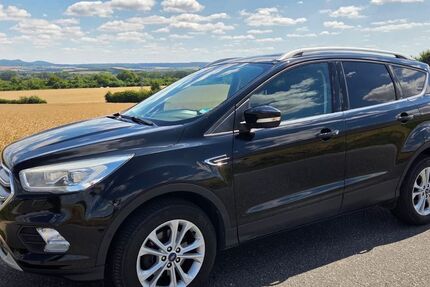 Ford Kuga 96.600 km 9.750 &euro; Rosdorf 37124