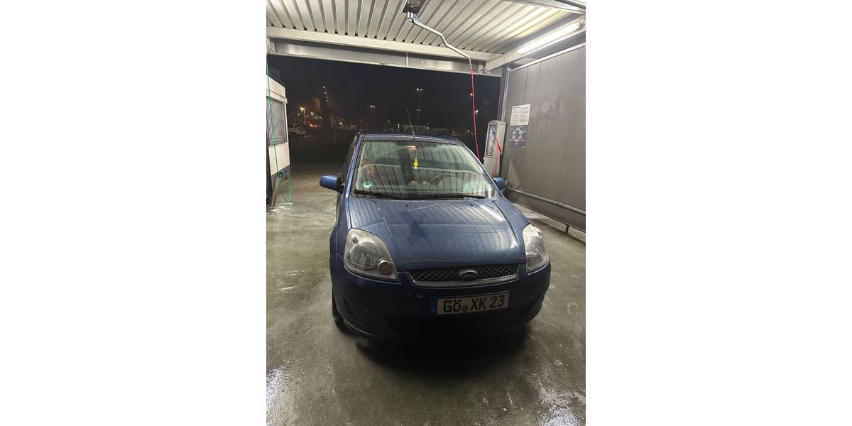Ford Fiesta 130.000 km 2.100 &euro; Göttingen 37081