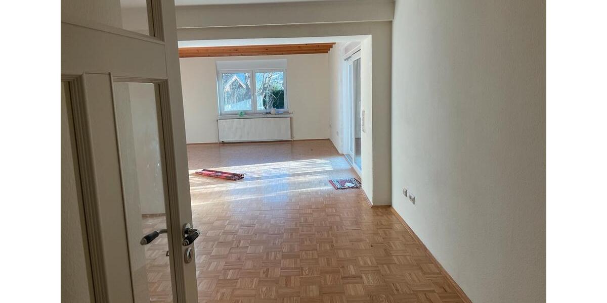 Etagenwohnung Gleichen - 2 Zimmer, 97 m&sup2;, 900&euro; | Angebot:25397275