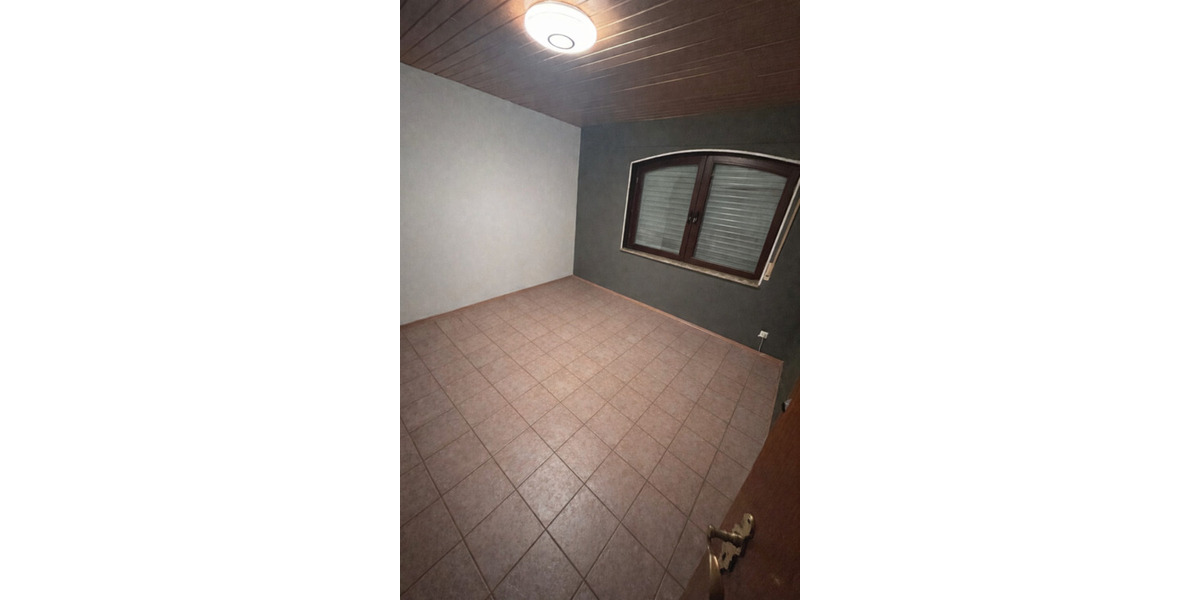 Erdgeschoßwohnung Uslar - 3 Zimmer, 136 m&sup2;, 780&euro; | Angebot:24561059