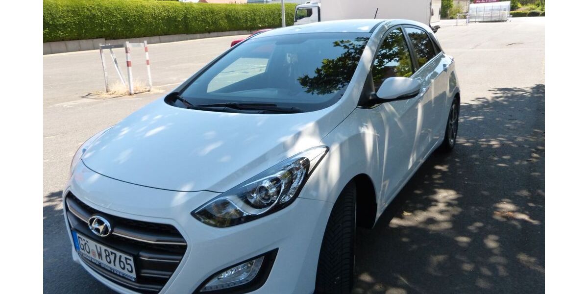 Hyundai i30 76.000 km 8.700 &euro; Göttingen 37083