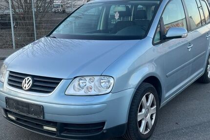 VW Touran 242.327 km 1.499 &euro; Göttingen 37079