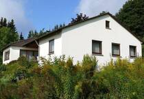 Traumhaftes Einfamilienhaus mit großem Garten in idyllischer Waldrandlage