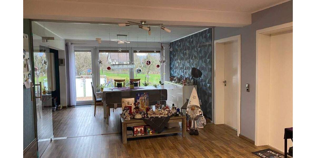 Mehrfamilienhaus mit extra Baugrundstück 4.208 m² in Bovenden-Reyershausen 1 zimmer