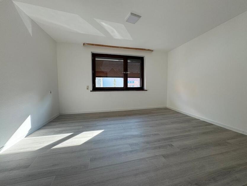Vermiete Frisch Renoviertes Haus in Rhumspringe