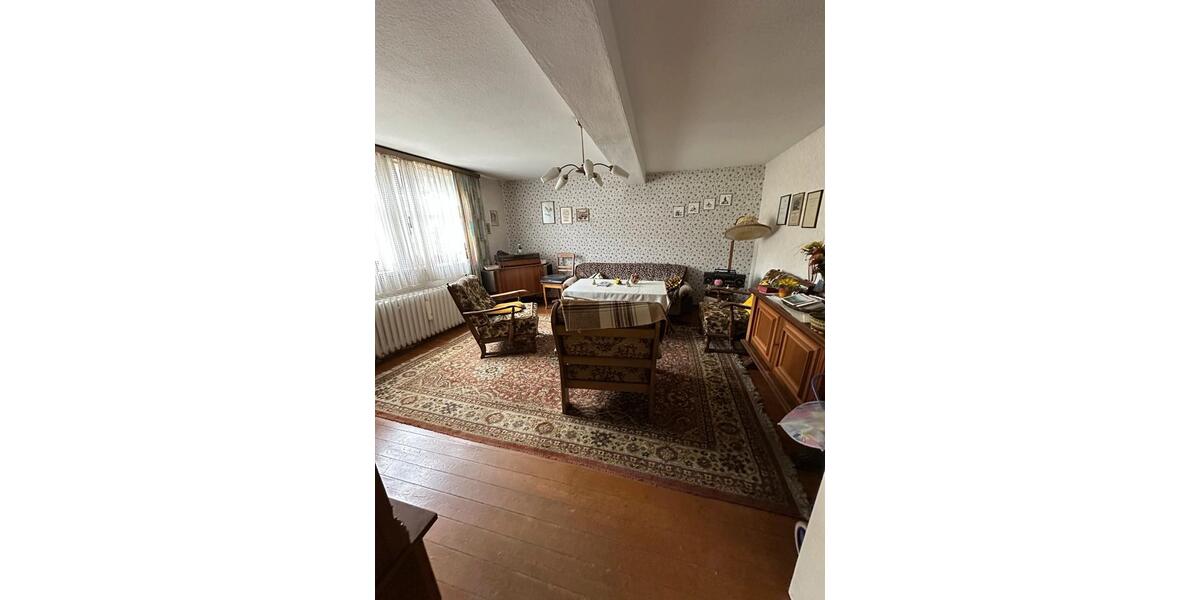 9 Zi. Haus zum mieten, 320m2, grosse Scheune 9 zimmer
