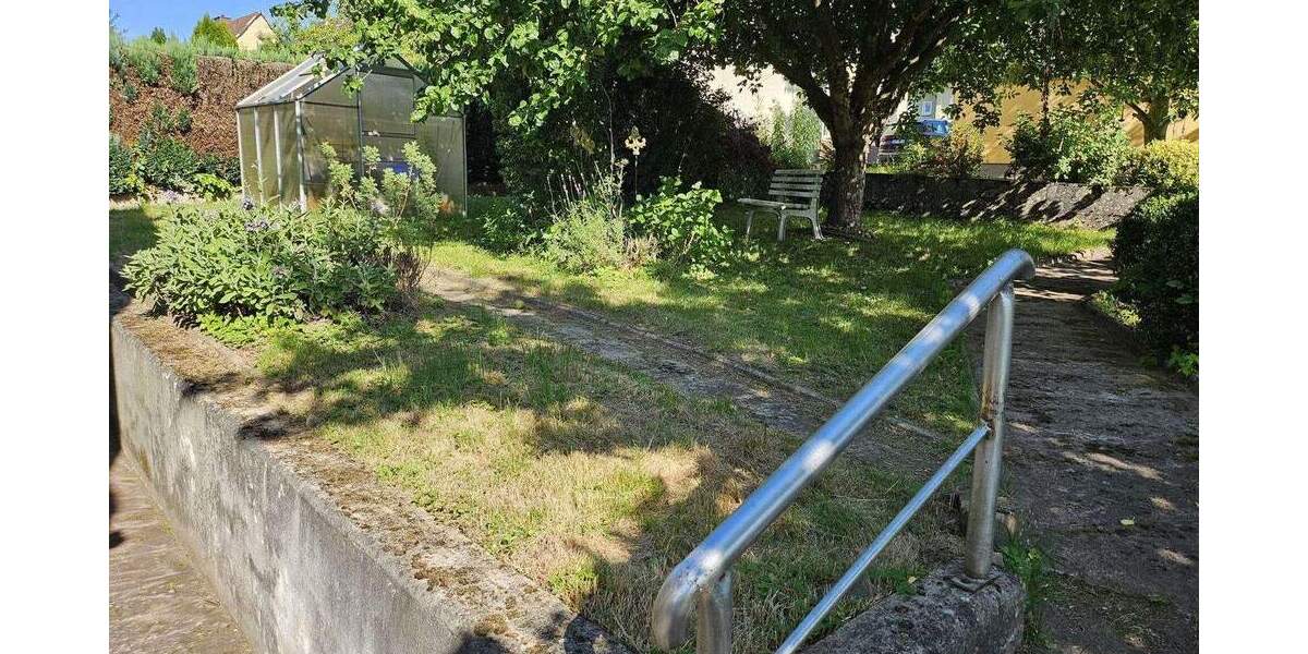 Mehrfamilienhaus, Wohnhaus Uslar - 6 Zimmer, 280 m&sup2;, 189.000&euro; | Angebot:25692924