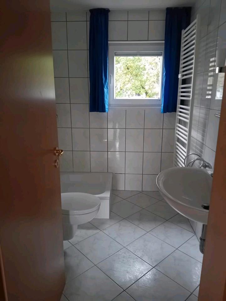 Helle 4-Zimmer Wohnung mit Balkon und Garage im Ostviertel zimmer