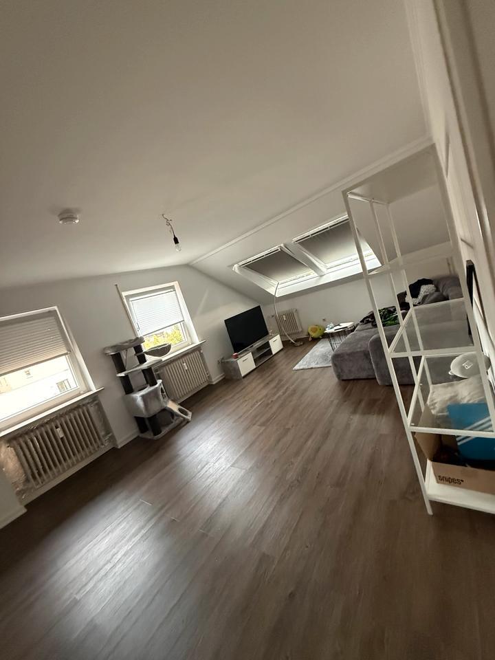 2,5 Zimmer Dachgeschoss Wohnung