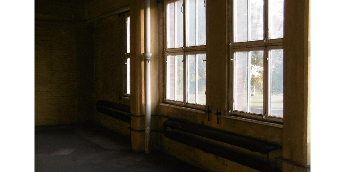 Lagerraum 92 qm, abschließbar mit Toreinfahrt zimmer