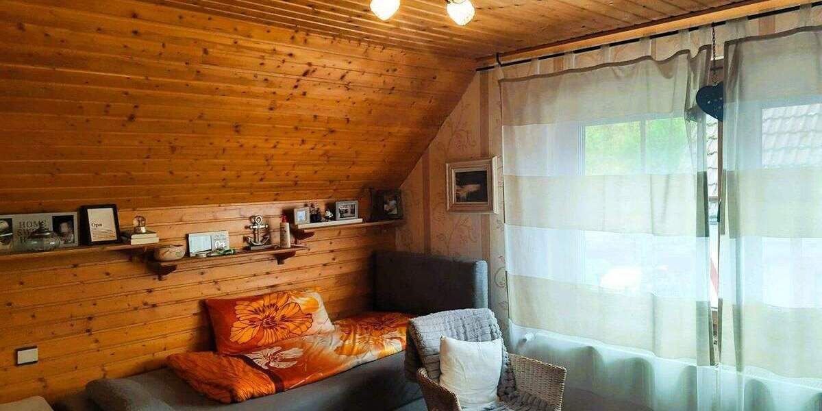 Mehrfamilienhaus, Wohnhaus Hann. Münden - 7 Zimmer, 306 m&sup2;, 299.000&euro; | Angebot:25738657