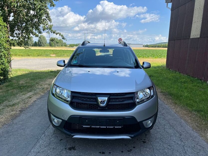 Dacia Sandero 50.734 km 4.990 € BOVENDEN-GÖTTINGEN 37120