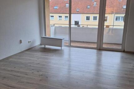 Schöne helle 3 ZKB Wohnung mit Einbauküche und Balkon zimmer