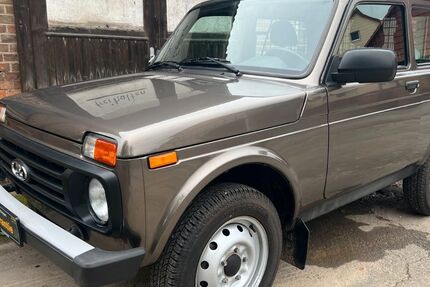 Lada Niva 20.671 km 15.690 &euro; Ebergötzen 37136